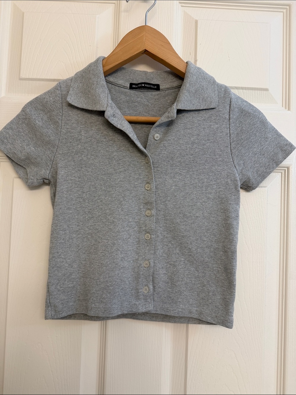 Brandy Melville Grey Short Sleeve Button Collar Top one size - Picture 2 of 6